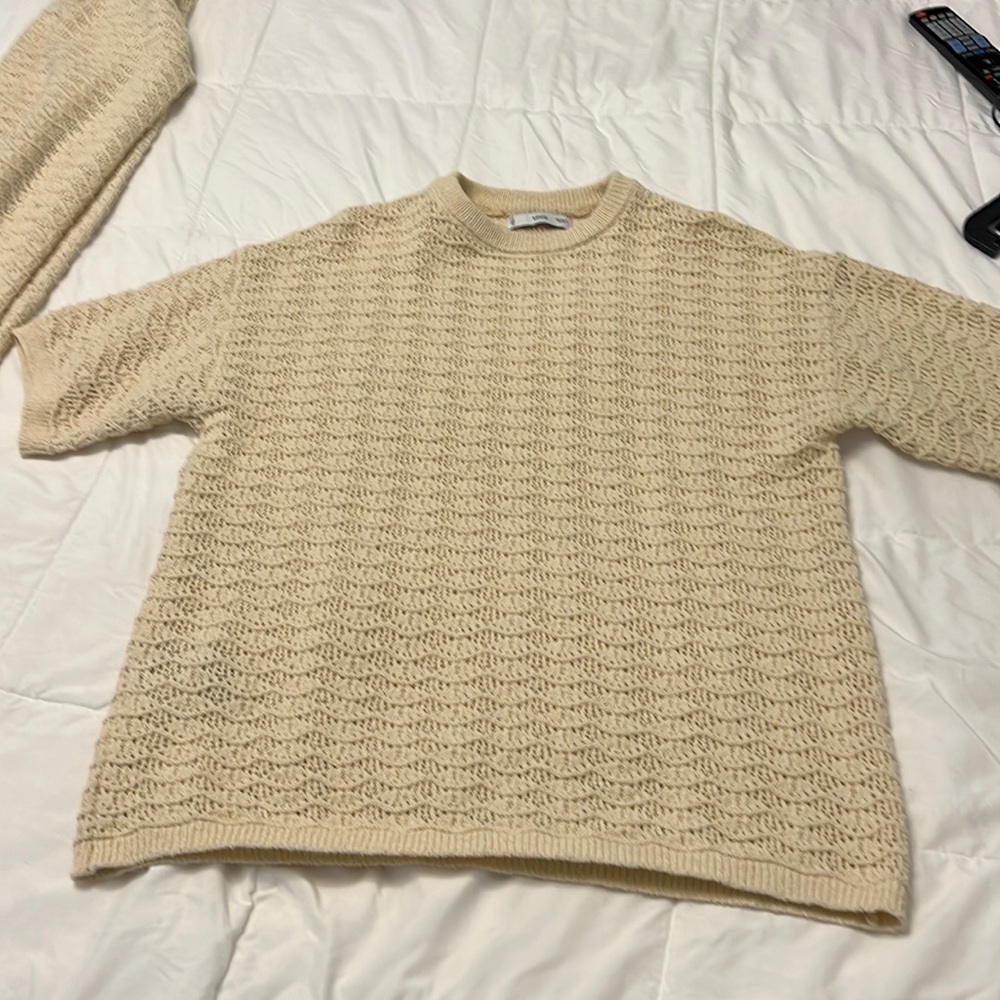 Crochet ivory top with short sleeves new